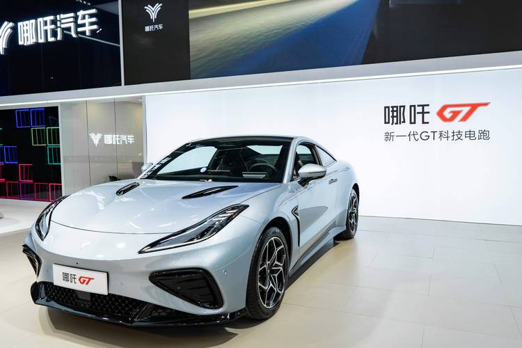 成都郫都区贝庆特企业管理咨询哪吒汽车在智能汽车领域的表现，领途汽车在新能源汽车市场中的影响力